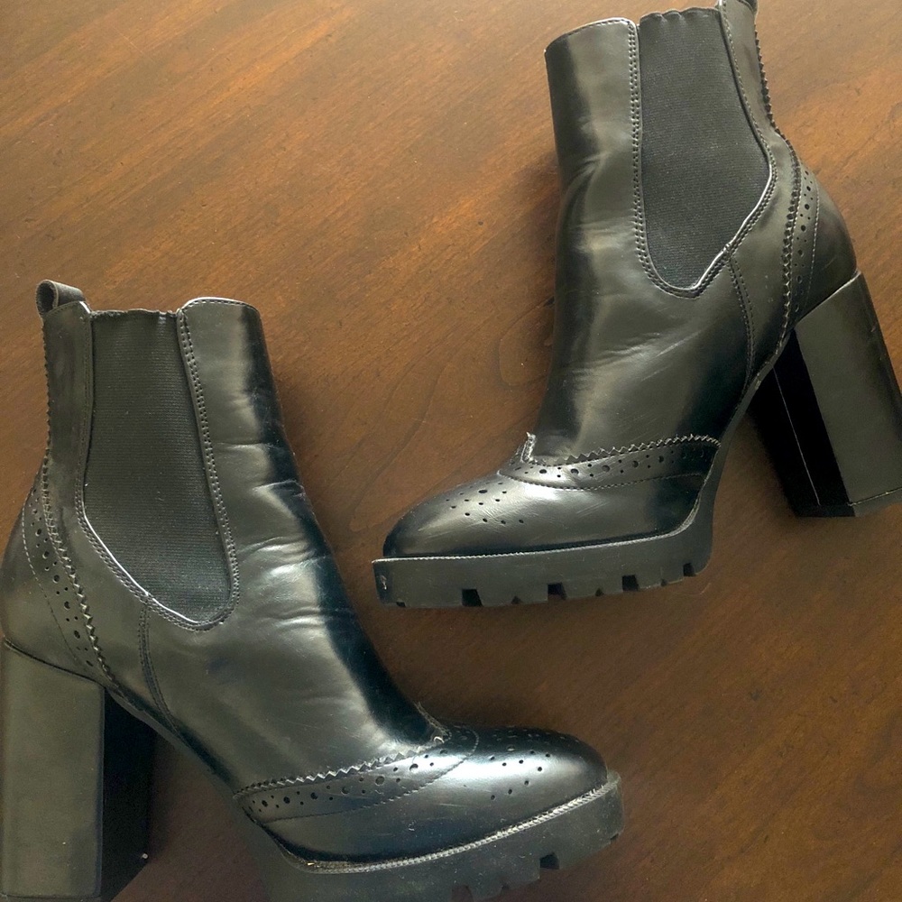 Black heeled boots